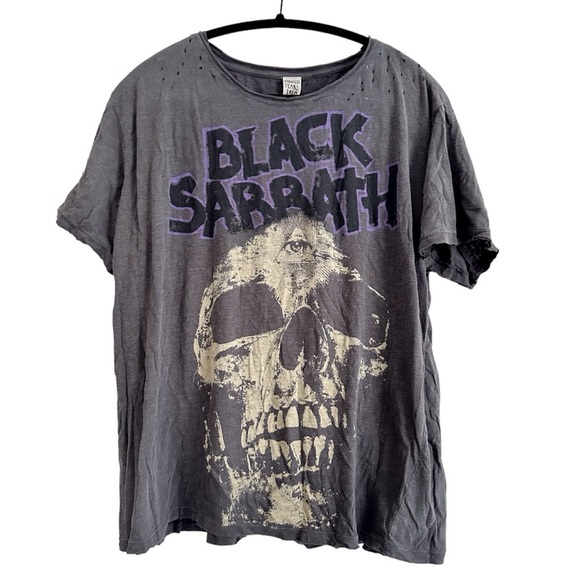 Magnolia Pearl Tops - Magnolia Pearl Gray and Purple Graphic Tee
